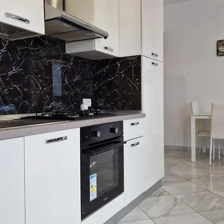 Marjon * Vlorë